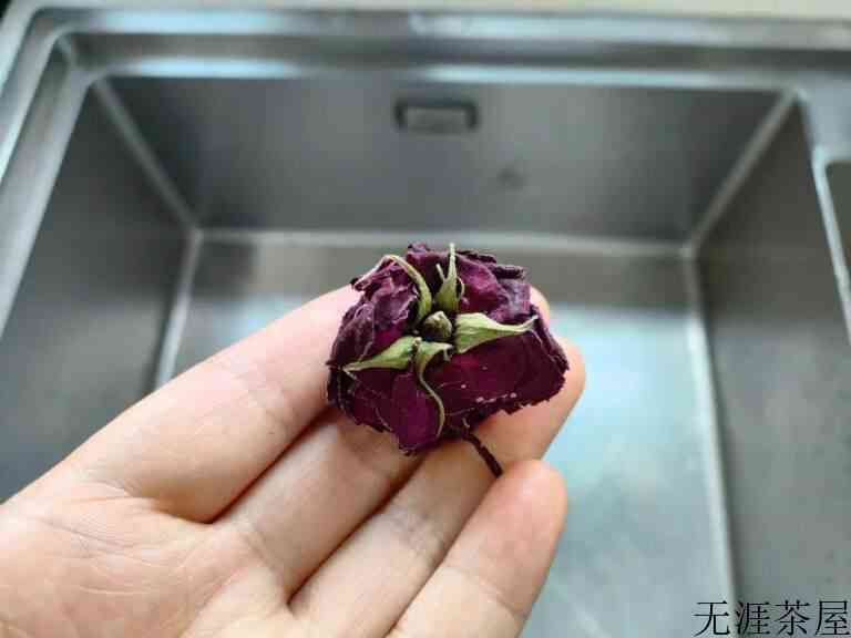 如何泡玫瑰花茶与饮用，玫瑰花茶应该怎么泡才好喝